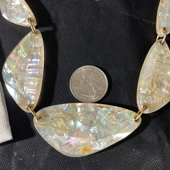 KENDRA SCOTT McKenna White Abalone Vintage Gold Tone Necklace w/Pouch NWT $168 - Picture 7 of 10